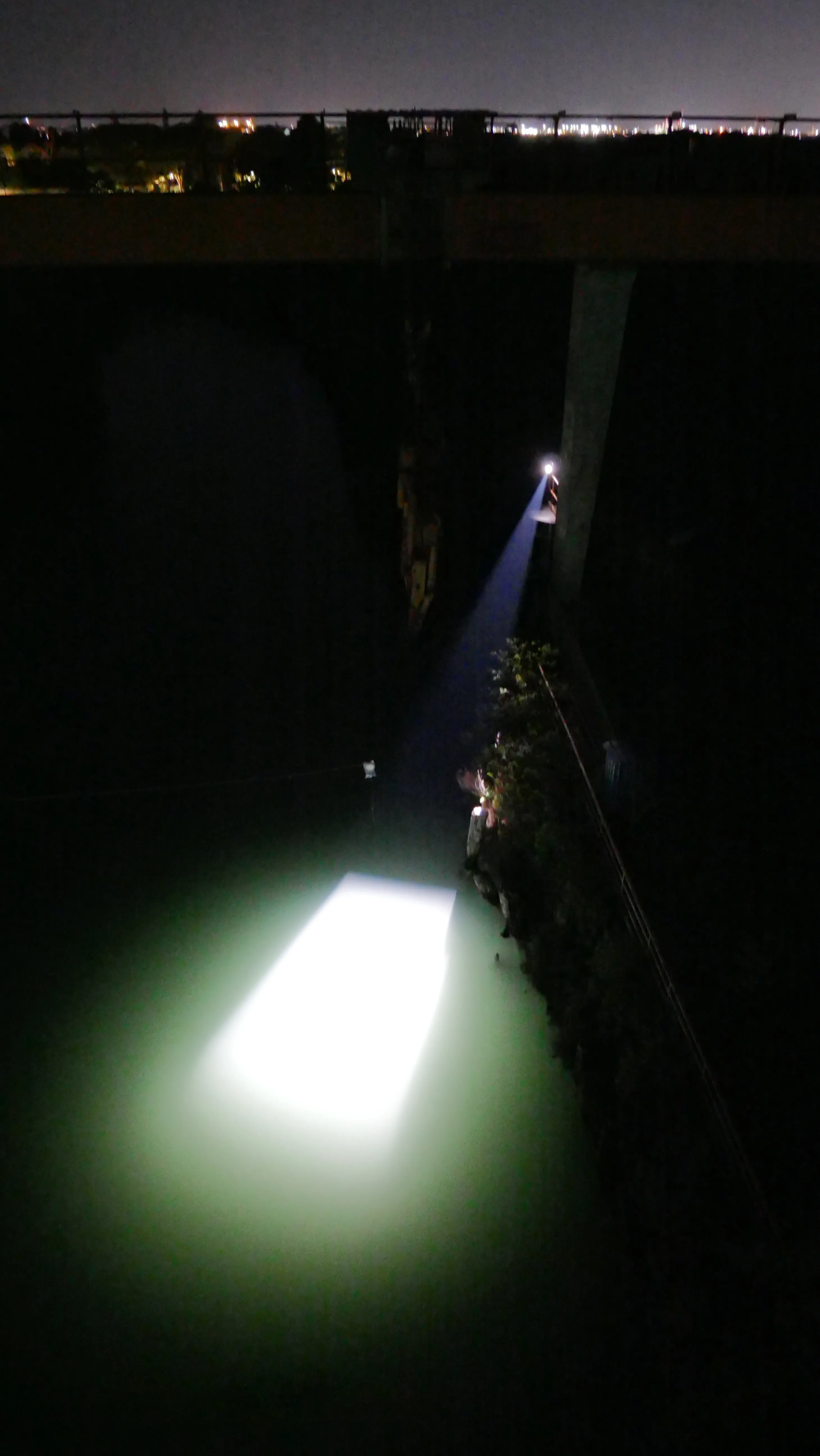Riflessioni Liquide light beam view 1